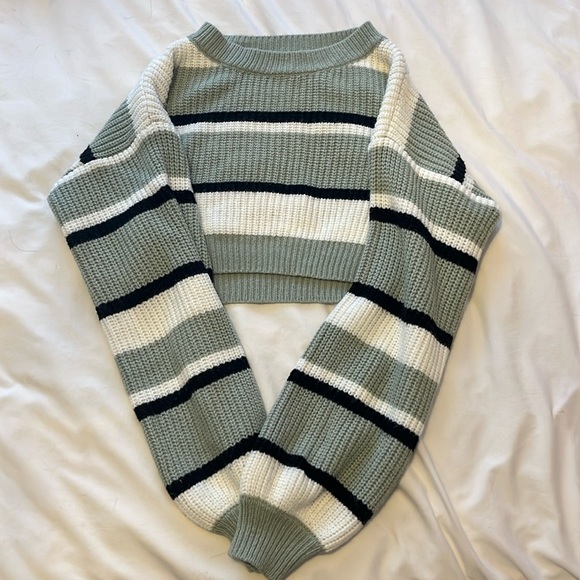 SHEIN Cropped Long Sleeve - S - Picture 1 of 2